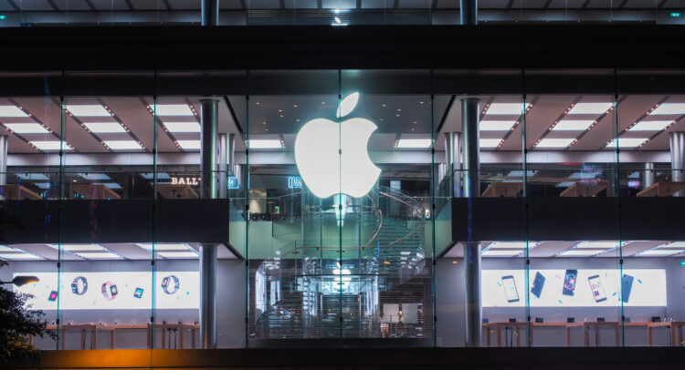 Apple Stock (NASDAQ:AAPL): Fintech Push Comes at an Opportune Time