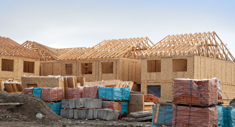 LEN vs. TOL: Which Homebuilder Stock is Better?