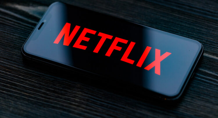 Netflix (NASDAQ:NFLX) транслирует спортивные трансляции в прямом эфире? Это может начаться со знаменитостей в гольф