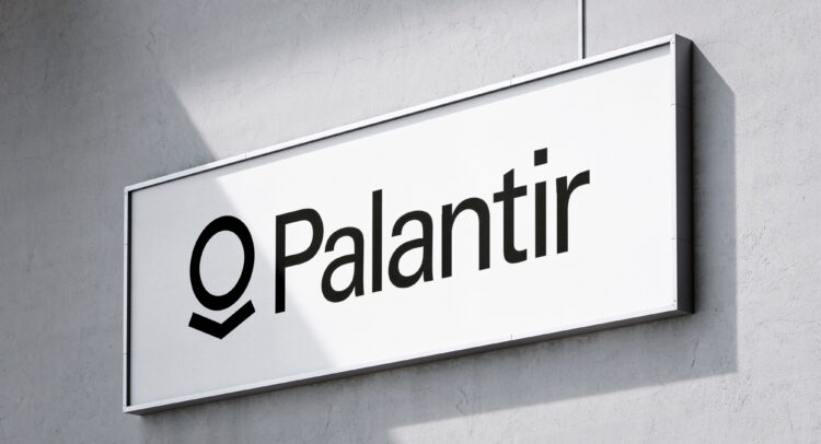 Palantir Technologies (NYSE:PLTR): Сильный бизнес-сегмент привел к росту акций на 135%