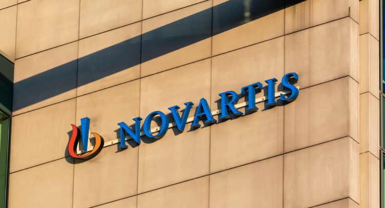 Novartis (NYSE:NVS) получает прибыль во втором квартале; Улучшает перспективы