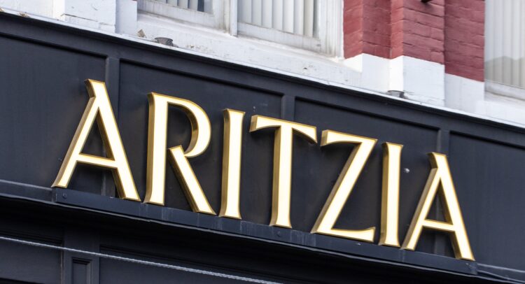 Aritzia (TSE:ATZ) Beats Q1 Estimates, but EPS Plummets, Guidance Lowered