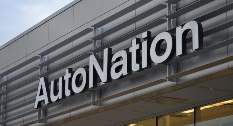 AutoNation (NYSE:AN) Резервуары на меньших объемах во втором квартале