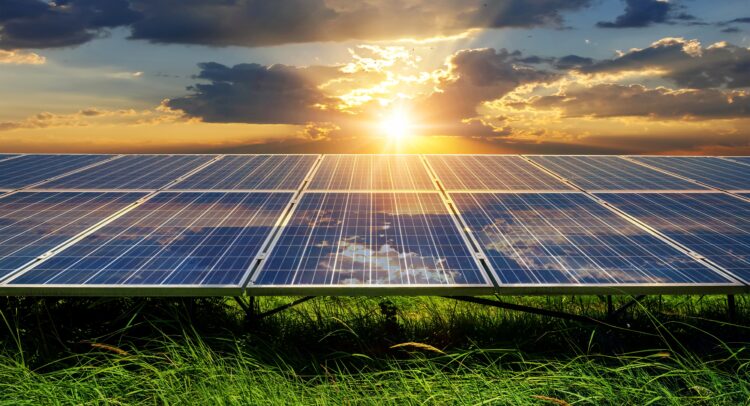 5 Top Solar Stocks to Buy Now, According to Analysts – January 2024