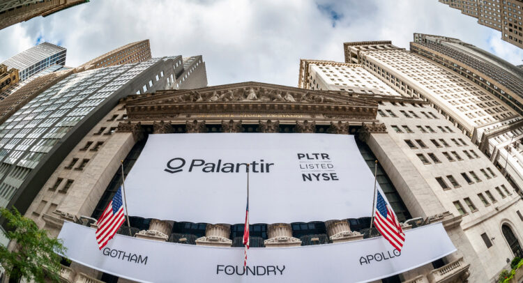 Palantir (NASDAQ:PLTR) Sinks: жертва «машины пропаганды ИИ?»