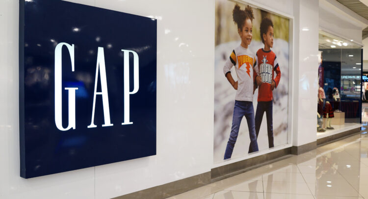 The Gap (NYSE:GPS) падает, поскольку торговые центры снова сталкиваются с кризисом