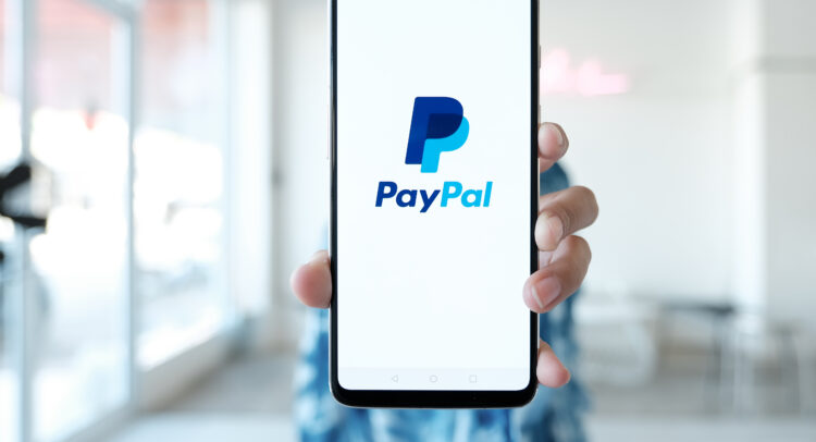 PayPal (NASDAQ:PYPL) падает на фоне понижения рейтинга аналитиков