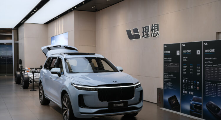 Chinese EV Stocks Gain Ground on Hopes of Improved Relations