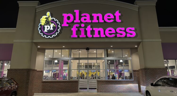 Planet Fitness (NYSE:PLNT) Slides as CEO Departs