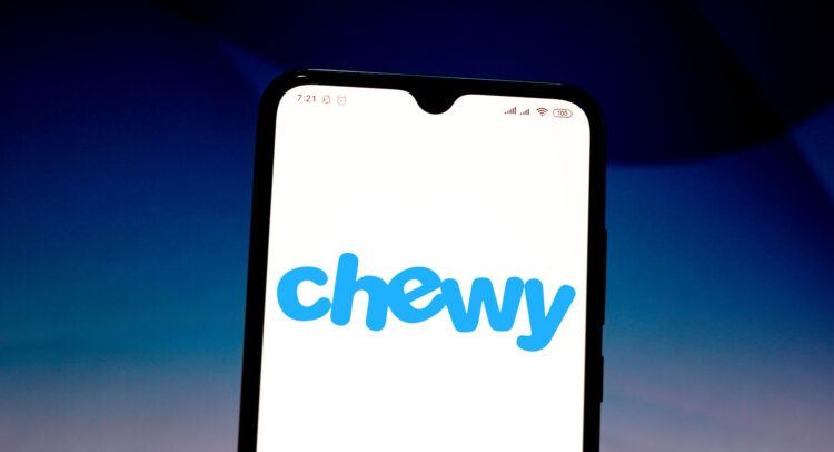 Chewy Stock (NYSE:CHWY): Sometimes, the Smart Money Can Get Things Wrong