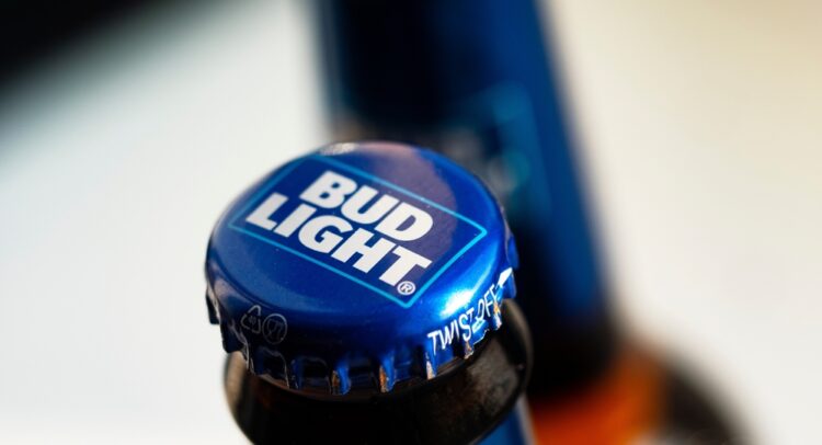 BUD Stock: Bill Gates Has Faith in the Beer Maker; Do Analysts Agree?