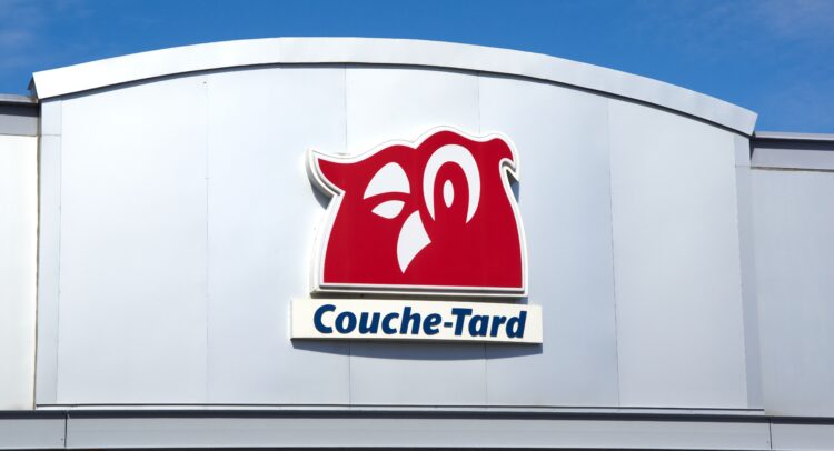 Alimentation Couche-Tard (TSE:ATD) превзошла оценку EPS за первый квартал, но не снизила выручку