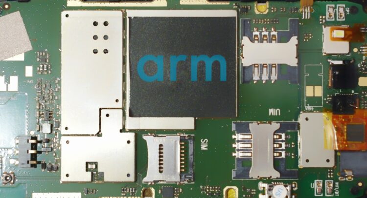 Arm Holdings (NASDAQ:ARM) Falls amid Analyst Caution