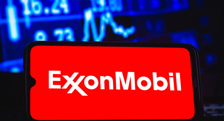 Pioneer Deal Sends Exxon Mobil (NYSE:XOM) Sliding