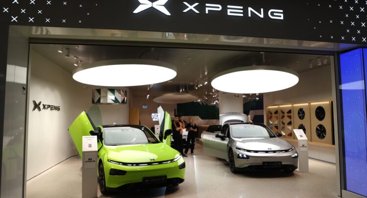 XPeng Plunges after EV Delivery to Israel