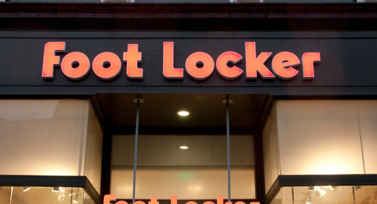 Индекс Foot Locker (NYSE:FL) упал после понижения рейтинга аналитиков