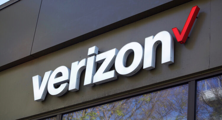 Verizon (NYSE:VZ) Jumps on Strong Q3 Performance