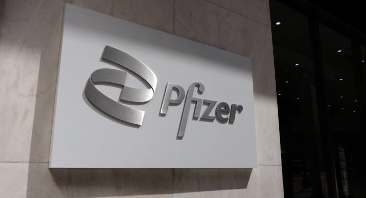 Pfizer (NYSE:PFE) Slides despite EU Nod to Seagen Acquisition 