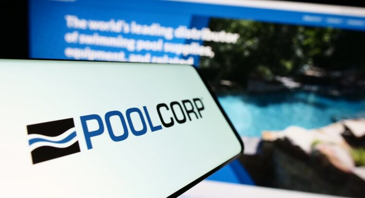 Стоит ли покупать акции Pool Corporation (NASDAQ:POOL)?