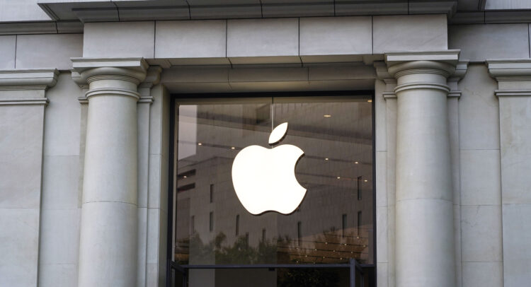 Apple (NASDAQ:AAPL) Falls Despite Q4 Beats