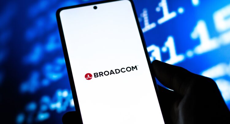 Broadcom (NASDAQ:AVGO) Gains despite a Large Investor’s Plan to Sell