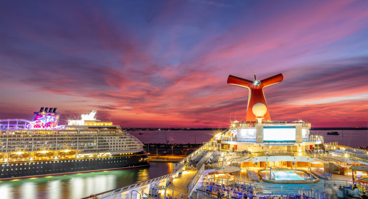 Carnival Cruise Lines (NYSE:CCL) набирает обороты благодаря новому прогнозу аналитиков