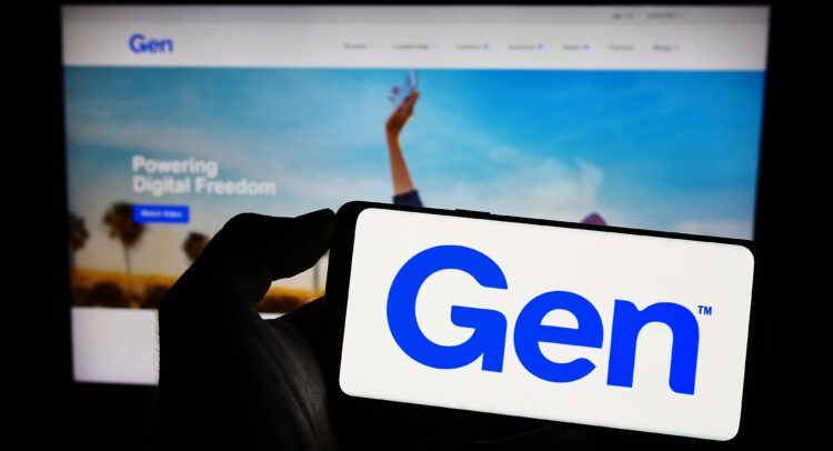 Прибыль Gen Digital (NASDAQ:GEN) выросла почти на 7%