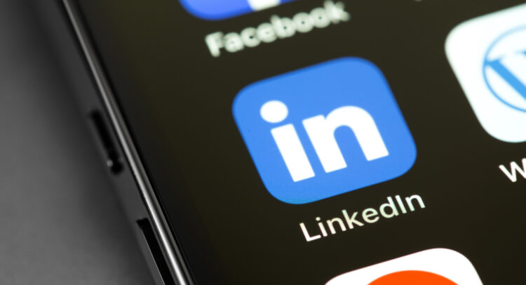 Microsoft’s (NASDAQ:MSFT) LinkedIn Passes 1 Billion Users Mark