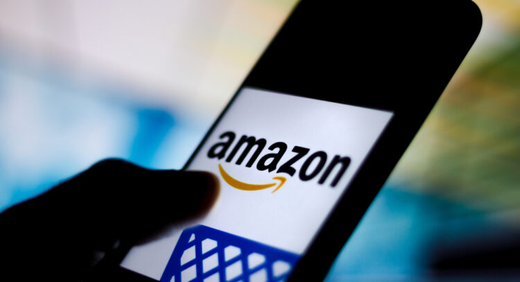 Amazon (NASDAQ:AMZN) использует рекламу в социальных сетях для увеличения продаж