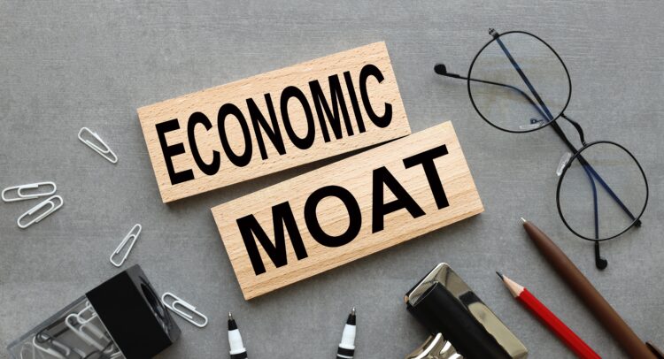 Ищете акции со рвами? Проверьте MOAT ETF