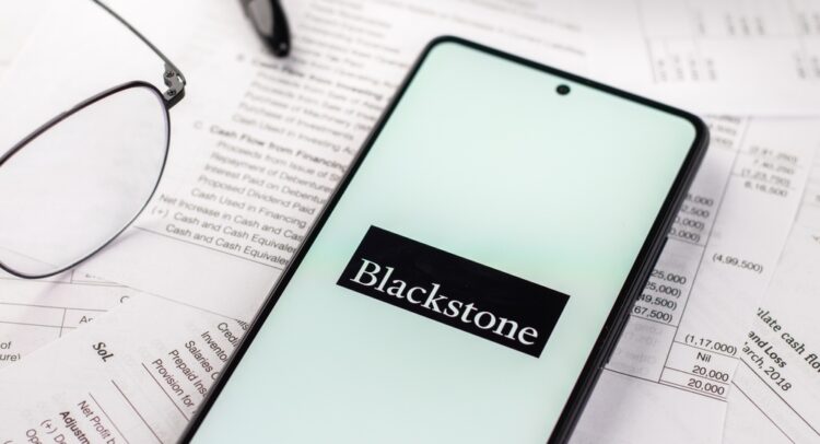 Blackstone (NYSE:BX) лидирует в гонке за сделку Signature Bank на сумму 17 миллиардов долларов