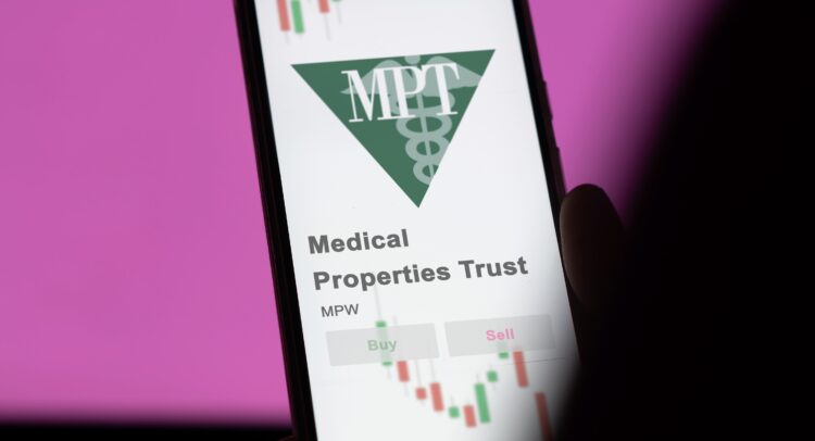 Акции медицинской недвижимости (NYSE:MPW): получат выгоду от снижения ставок
