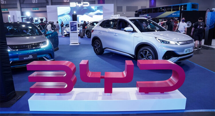 BYD ускоряет глобальную экспансию на фоне остановки продаж электромобилей в Китае