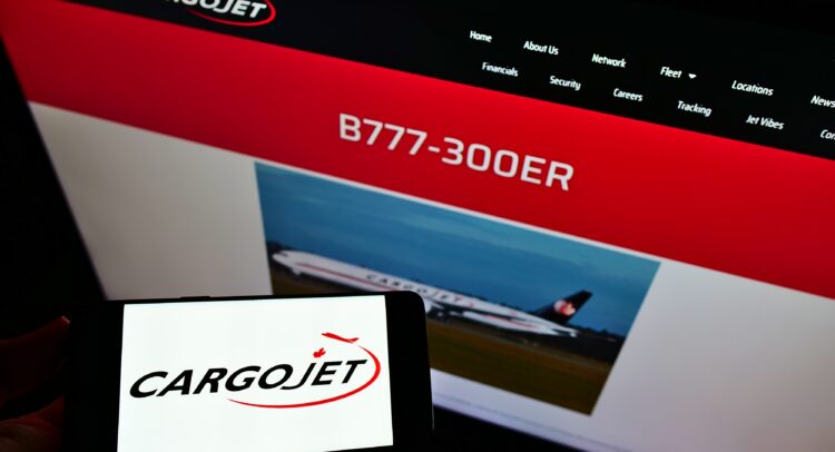 A Renewed Contract Pushes Cargojet (TSE:CJT) Higher