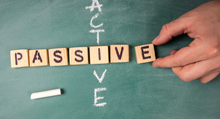 Active vs. Passive Investment Strategies: Understanding the Differences