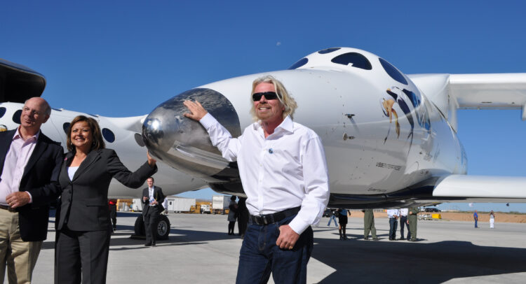 Акции Virgin Galactic (NYSE:SPCE): станет ли предложение Брэнсона последним ударом?