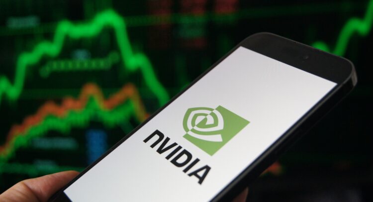 Акции Nvidia (NASDAQ:NVDA): стоит ли покупать после падения прибыли?