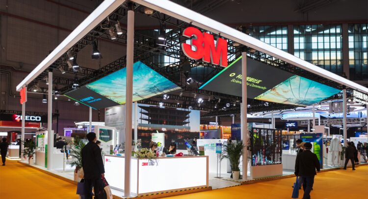 3M (NYSE:MMM) Slips amid Earplug Settlement Efforts