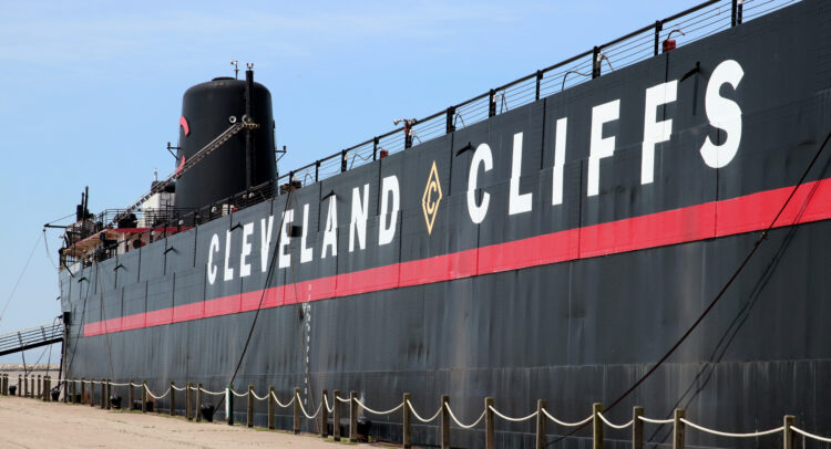 Акции Cleveland-Cliffs (NYSE:CLF) растут после похвалы аналитиков