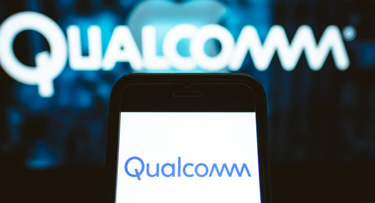 Обновление аналитиков дает Qualcomm (NASDAQ:QCOM) импульс