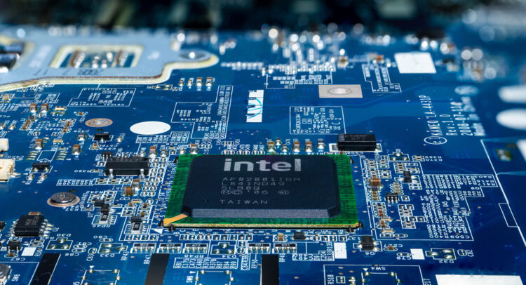 Intel (NASDAQ:INTC) объединяется с NTT для разработки оптических технологий