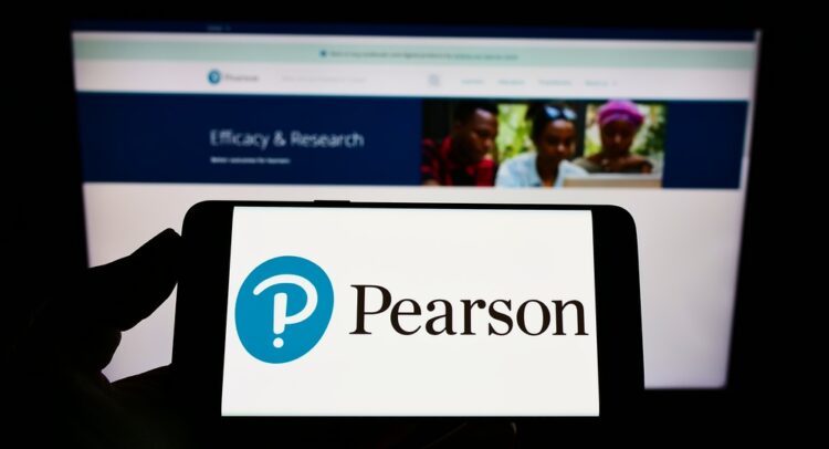 Pearson предоставила обновленную торговую информацию за 2023 финансовый год, акции упали