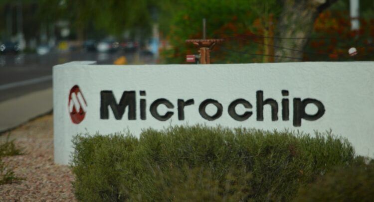 Акции Microchip (MASDAQ:MCHP) упали из-за слабых прогнозов продаж в третьем квартале