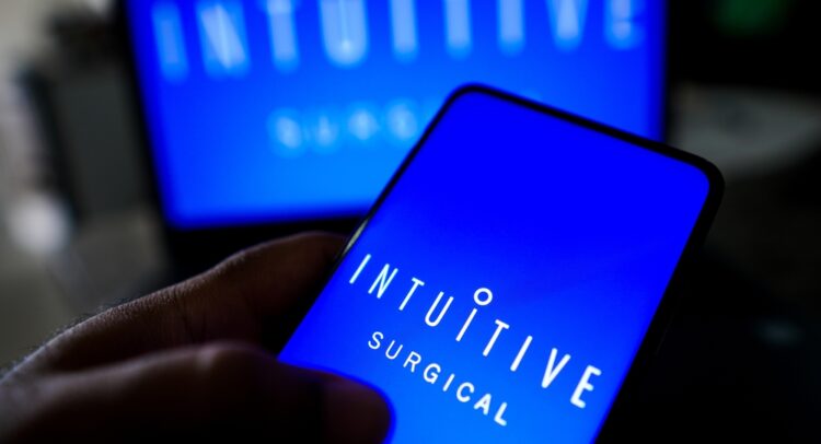 Компания Intuitive (NASDAQ:ISRG) выросла после превзошедших ожидания результатов за четвертый квартал