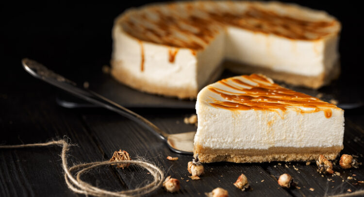 Cheesecake Factory (NASDAQ:CAKE): Investors Looking for a Slice of Sweet Earnings