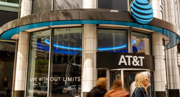 Прибыль AT&T (NYSE:T) после того, как компенсация за простои подверглась пристальному вниманию со стороны адвокатов