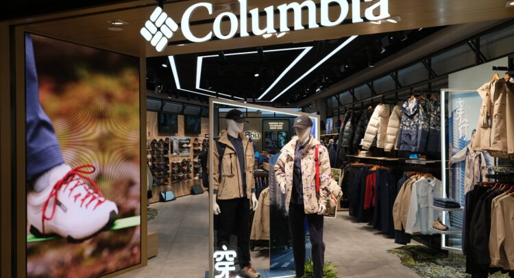 Падение акций Columbia Sportswear (NASDAQ:COLM) продолжается, поскольку аналитики прогнозируют акции
