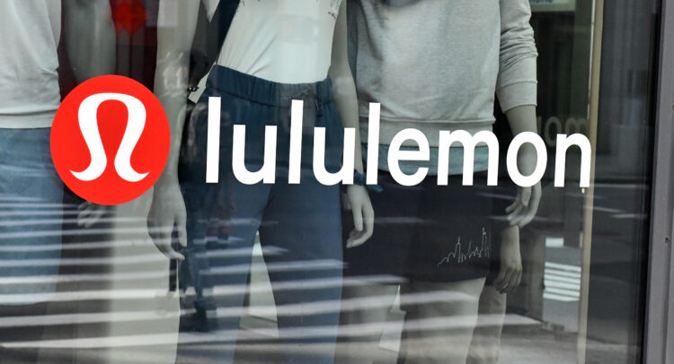 Lululemon (NASDAQ:LULU) разворачивается и восстанавливается на новом целевом рынке