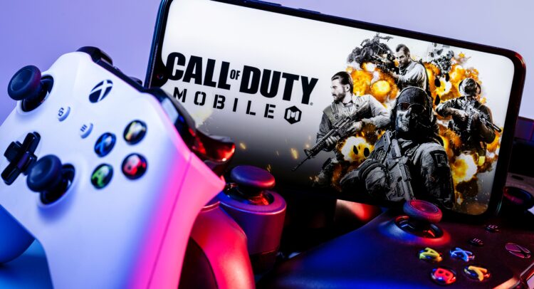 Microsoft (NASDAQ:MSFT) Loses Ground as Activision Gets Sued