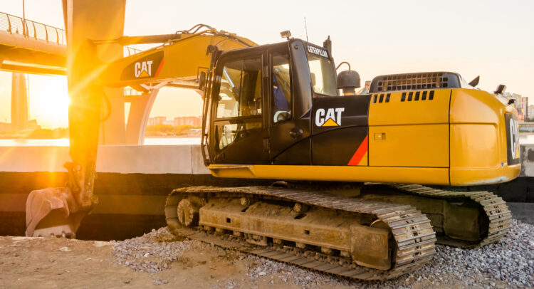 Почему акции Caterpillar (NYSE:CAT) могут продолжать расти, несмотря на замедление роста